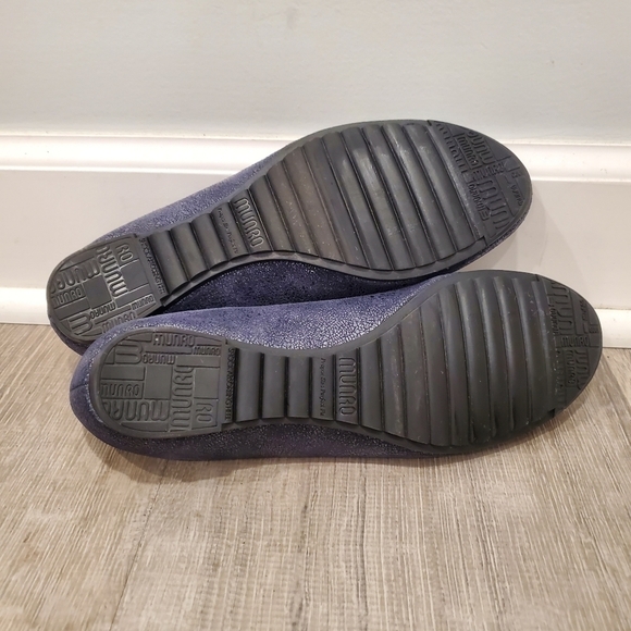 NEW Munro Barb-Blue Printed Metallic Flats - Picture 6 of 7